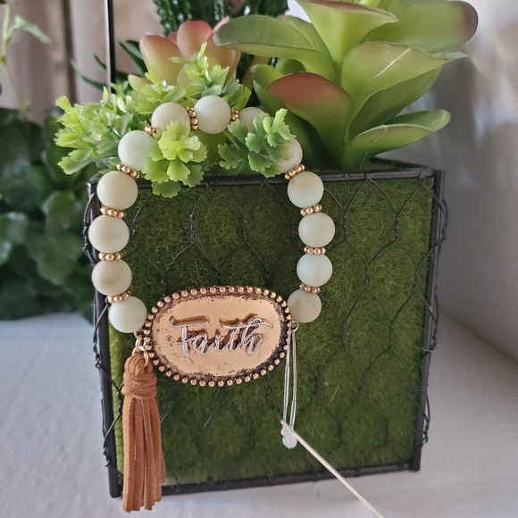 Bracelet "Faith" - Picture 2 of 5
